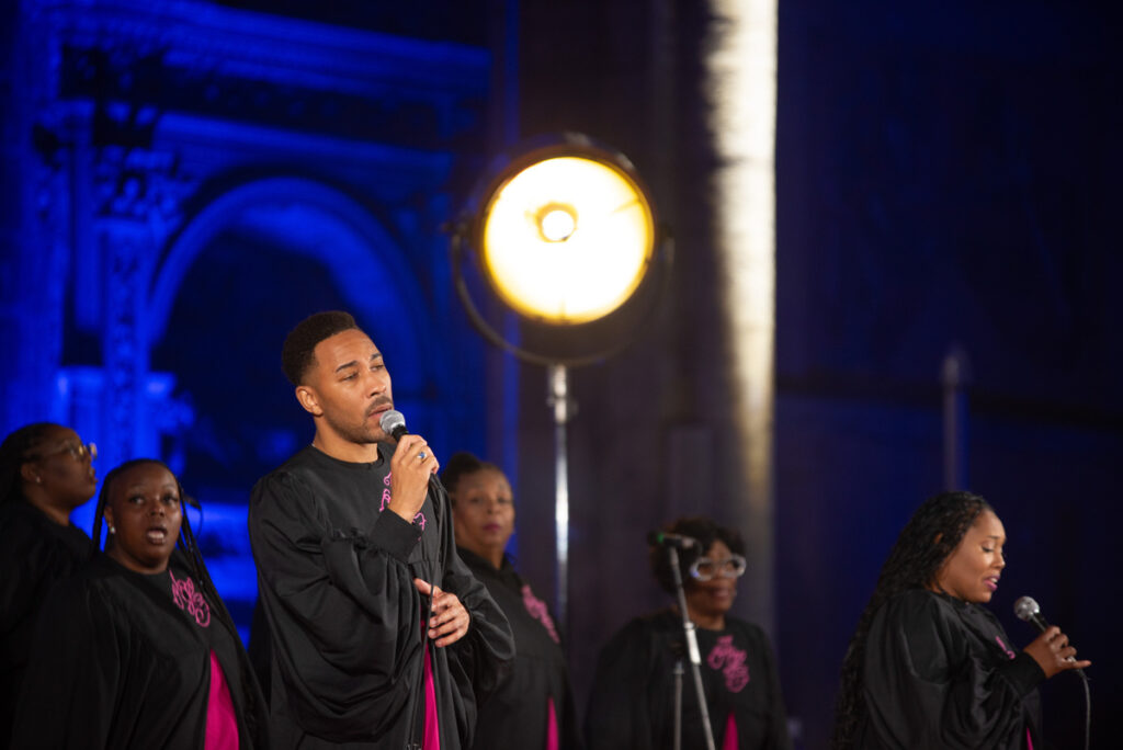 Esibizione di un gruppo gospel